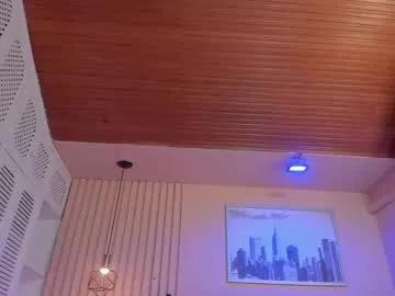viiolett_lee from Chaturbate