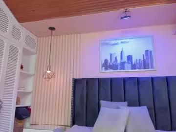 viiolett_lee from Chaturbate