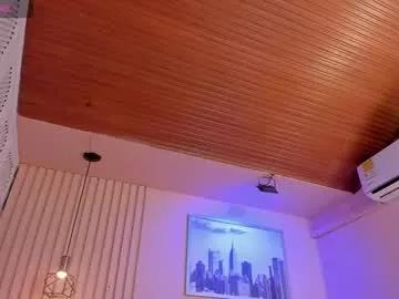 viiolett_lee from Chaturbate