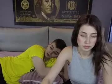 vikki_and_george from Chaturbate