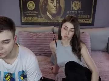 vikki_and_george from Chaturbate