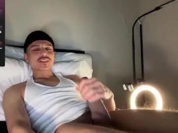 xmomentumx from Chaturbate