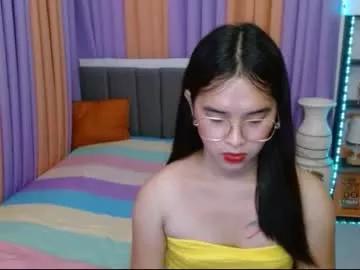 xxbigcockchloexx from Chaturbate
