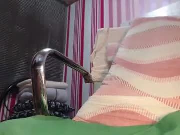 xxrowenatastycockforyouxx from Chaturbate