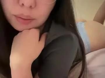 yellow_pinqueen from Chaturbate