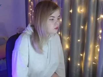 yumm_lolly from Chaturbate