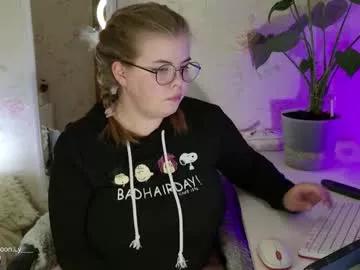 yumm_lolly from Chaturbate