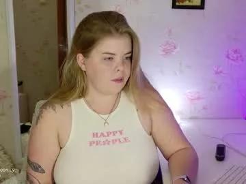 yumm_lolly from Chaturbate