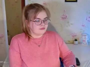 yumm_lolly from Chaturbate