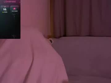 zara_golden from Chaturbate