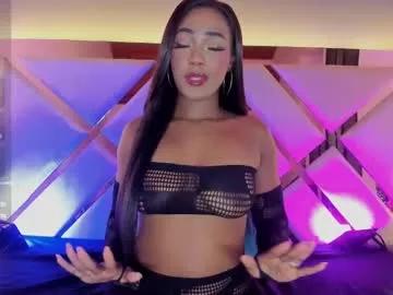zaracollinss01 from Chaturbate