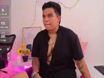 Zeus11_ webcams show profile image 
