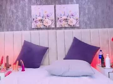 Explore our live girls sluts from our Custom and Multi clubs and checkout exclusive access to highly interactive content, such as shape, hair, titties, pussy type and many more.
