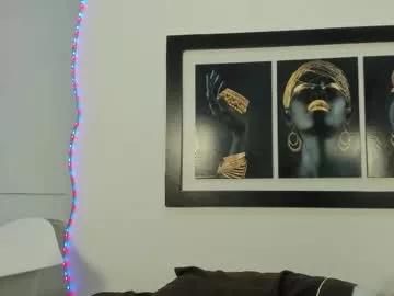 zoee_lov from Chaturbate