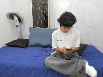 zoro_v from Chaturbate