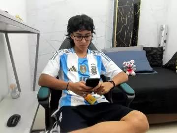 Zoro_v webcams show profile image 