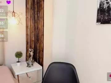 zuzu_sweet from Chaturbate