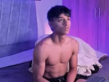 zyzz_1812 from Chaturbate