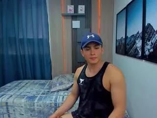 alan_kevin from Flirt4Free is Freechat