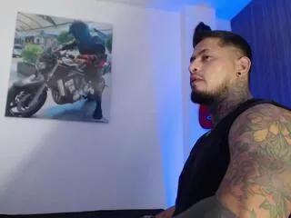 apolo_strongman from Flirt4Free is Freechat