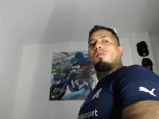 apolo_strongman from Flirt4Free is Freechat