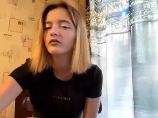 Ara_creighton webcams show profile image 