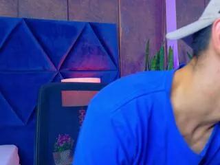 aron_muller from Flirt4Free is Freechat