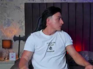aslan_fox from Flirt4Free