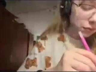 Explore our live girls sluts from our Custom and Multi clubs and checkout exclusive access to highly interactive content, such as shape, hair, titties, pussy type and many more.