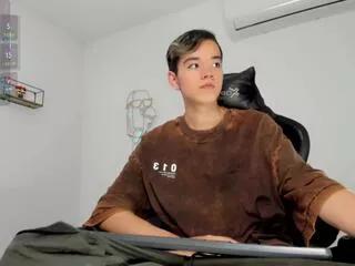 bunny_maxi from Flirt4Free