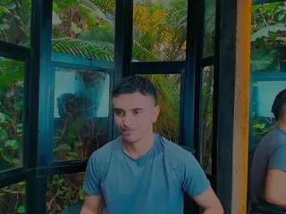 chriss_taylor from Flirt4Free is Freechat