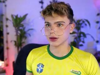 emiliano_sanchez from Flirt4Free is Freechat