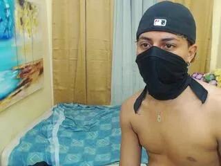 feelipe_adara from Flirt4Free