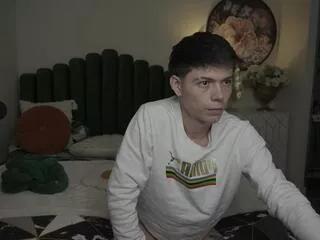ismael_richardson from Flirt4Free is Freechat