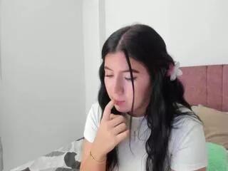 ivii_sweet from Flirt4Free is Freechat