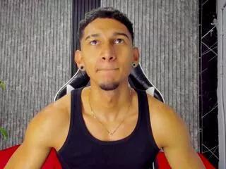 jacksson_big from Flirt4Free is Freechat