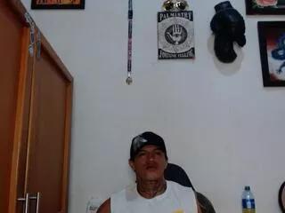 king_basstian from Flirt4Free is Freechat