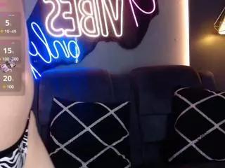 lili_colliins from Flirt4Free