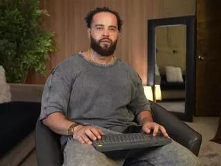 logan_cardenas from Flirt4Free is Freechat