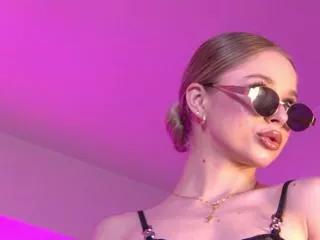 Explore our live girls sluts from our Custom and Multi clubs and checkout exclusive access to highly interactive content, such as shape, hair, titties, pussy type and many more.