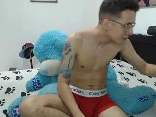lucian_bonet from Flirt4Free is Freechat
