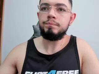 luigi_white from Flirt4Free is Freechat