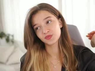 lynna_frere from Flirt4Free