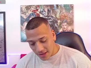 Max_turneer webcams show profile image 