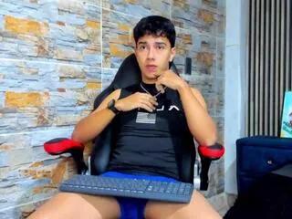mex_williams from Flirt4Free is Freechat