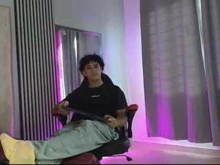 mikey_banji from Flirt4Free is Freechat