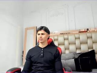 nick_finne from Flirt4Free is Freechat
