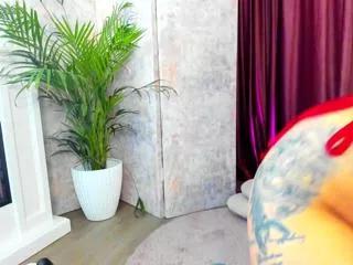 Explore our live girls sluts from our Custom and Multi clubs and checkout exclusive access to highly interactive content, such as shape, hair, titties, pussy type and many more.