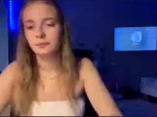 rosia_ehiginator from Flirt4Free is Freechat