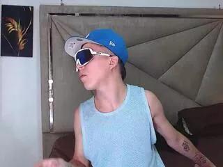Santi_reyes webcams show profile image 